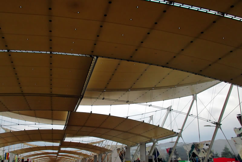 Foto EXPO2015: Copertura Decumano (corridoio centrale)